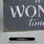 a sign that says it's a wonderful time