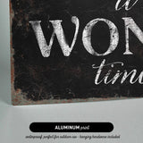 a sign that says it's a wonderful time