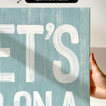 a person holding up a sign that says it&#39;s bona