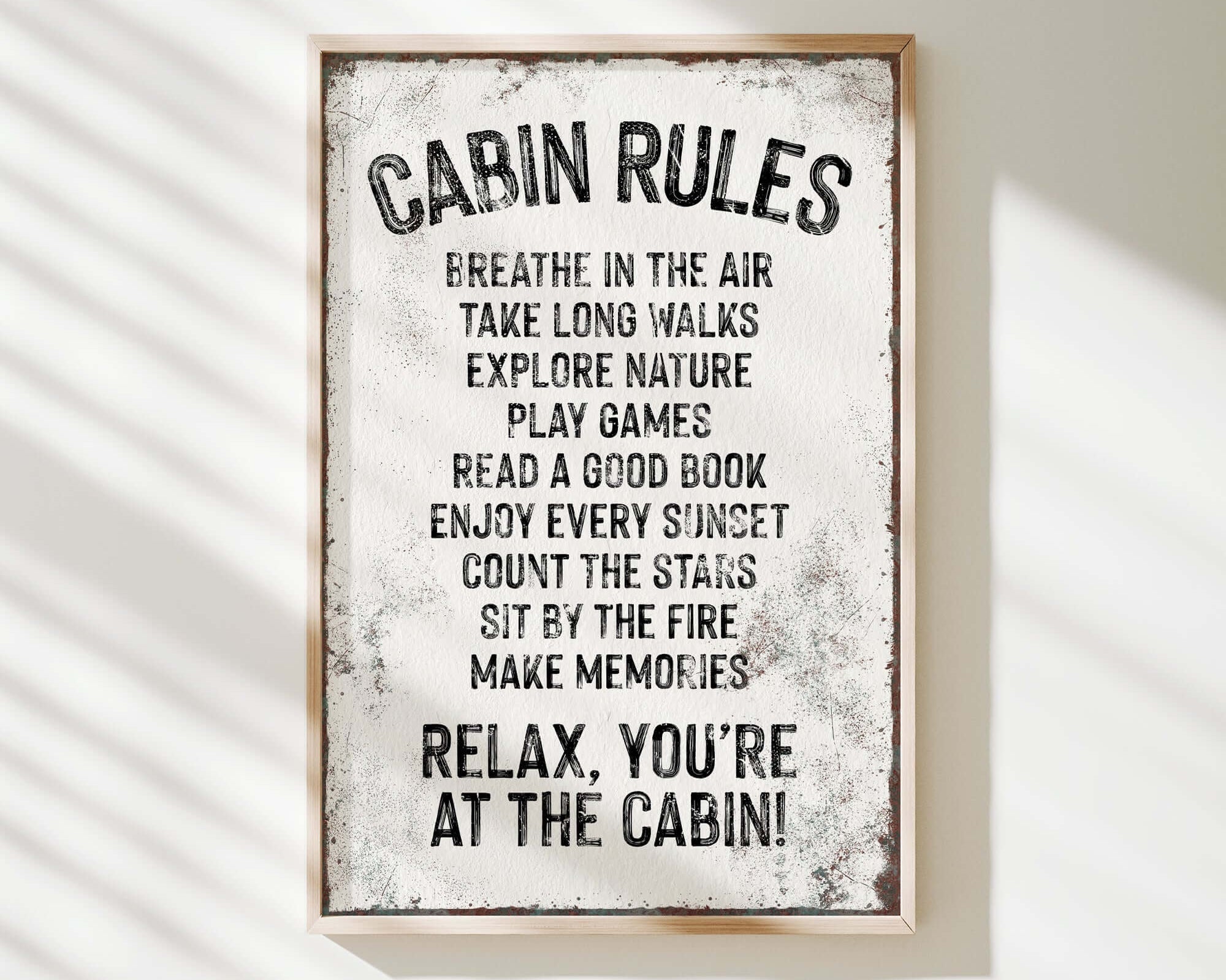 a sign on a wall that says, cabin rules